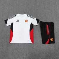 Camiseta y Pantalón entrenamiento Manchester United 25/26