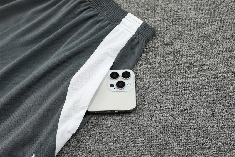 Camiseta y Pantalón entrenamiento Manchester United 24/25