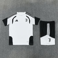Camisa y Pantalones Cortos para Niños Juventus 26/27
