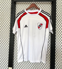 Camiseta River Plate pre-entrenamiento 25/26