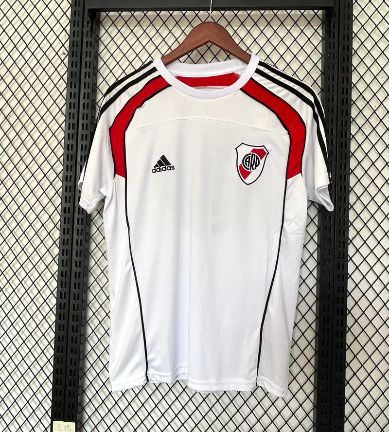 Camiseta River Plate pre-entrenamiento 25/26