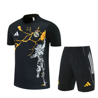 Camiseta y Pantalón corto Entrenamiento Real Madrid Marvel 25/26