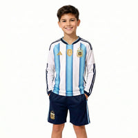 Camiseta y Pantalones Cortos para Niño Argentina - 26/27 - CON PARCHE DE CAMPEÓN DE LA COPA DEL MUNDO - Manga Larga