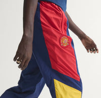 Chaqueta y pantalón impermeables España EQT 2026