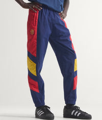 Chaqueta y pantalón impermeables España EQT 2026