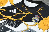 Camiseta y Pantalón corto Entrenamiento Real Madrid Marvel 25/26