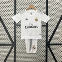 Camiseta y Pantalones Cortos Niños Real Madrid Home Retro 15/16