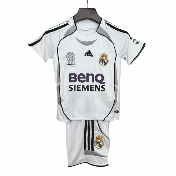 Camiseta y Pantalones Cortos Niños Real Madrid Home Retro 06/07