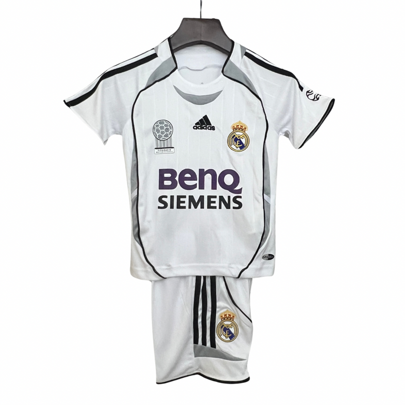 Camiseta y Pantalones Cortos Niños Real Madrid Home Retro 06/07