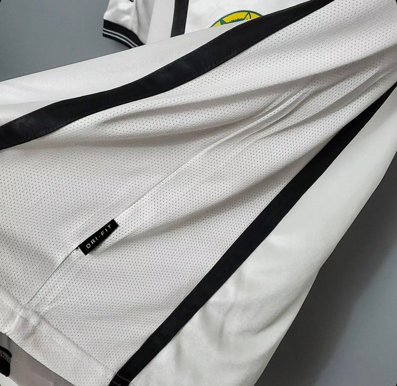 Camiseta retro Valencia 2001 primera equipación – con parche